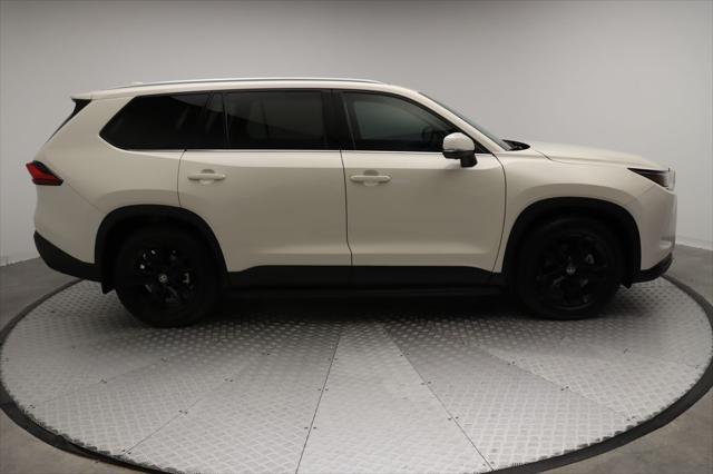 Photo of 2024 Coastal Cream Toyota Grand Highlander