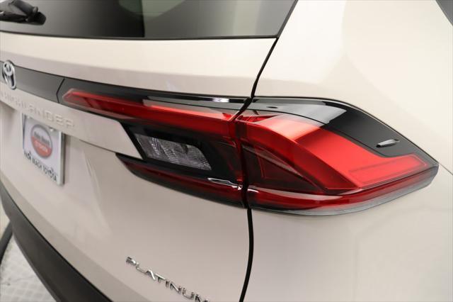 Photo of 2024 Coastal Cream Toyota Grand Highlander