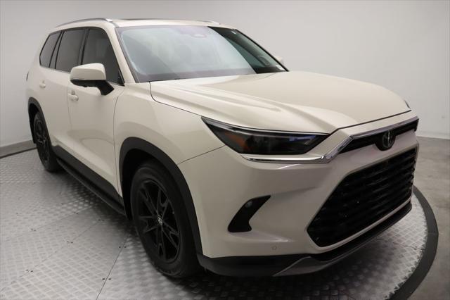 Photo of 2024 Coastal Cream Toyota Grand Highlander