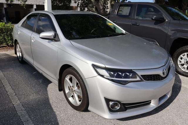 Photo of 2013 Classic Silver Metallic Toyota Camry