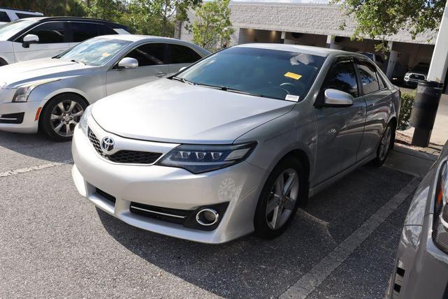 Photo of 2013 Classic Silver Metallic Toyota Camry