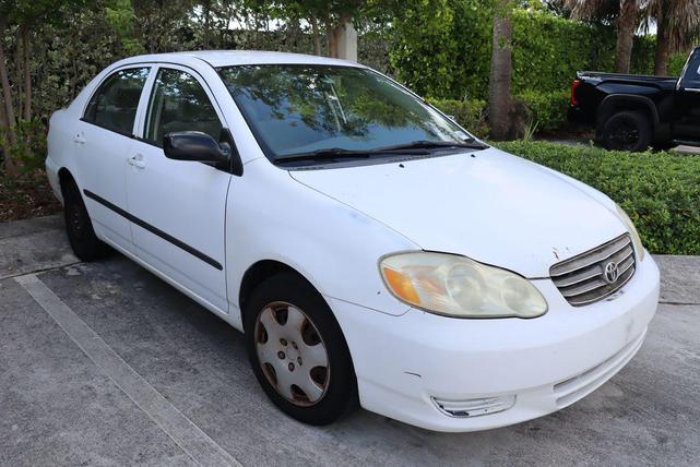 Photo of 2004 Super White Toyota Corolla