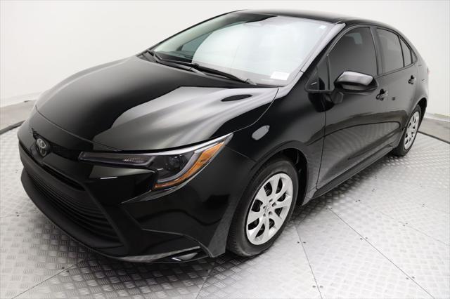 Photo of 2024 Midnight Black Metallic Toyota Corolla