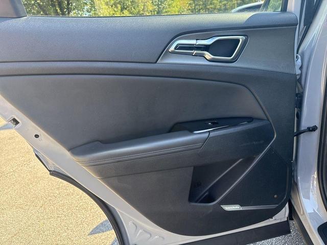 Photo of 2023 Wolf Gray Kia Sportage