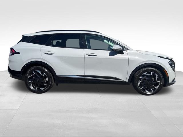 Photo of 2023 Wolf Gray Kia Sportage