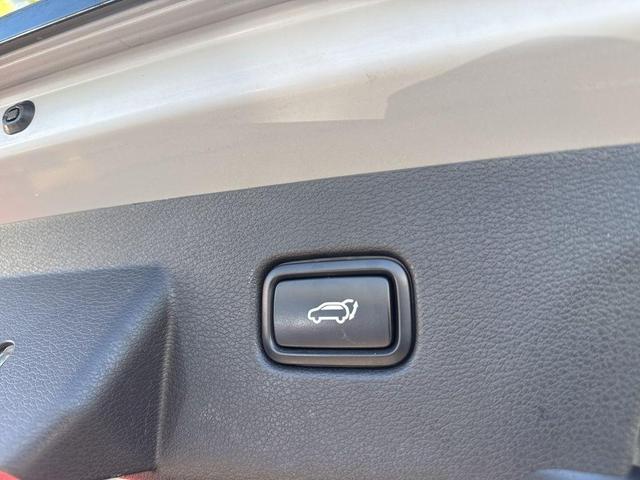 Photo of 2023 Wolf Gray Kia Sportage