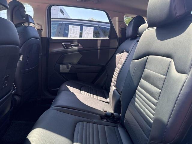 Photo of 2023 Wolf Gray Kia Sportage