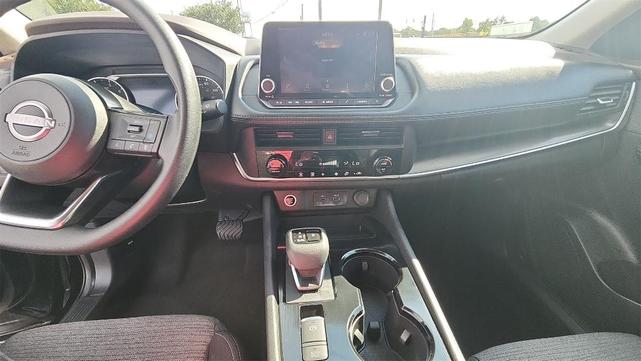 Photo of 2023 Super Black Nissan Rogue