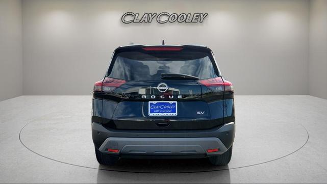 Photo of 2023 Super Black Nissan Rogue
