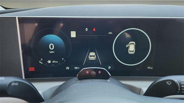 Photo of 2025 White Pearl Hyundai TUCSON