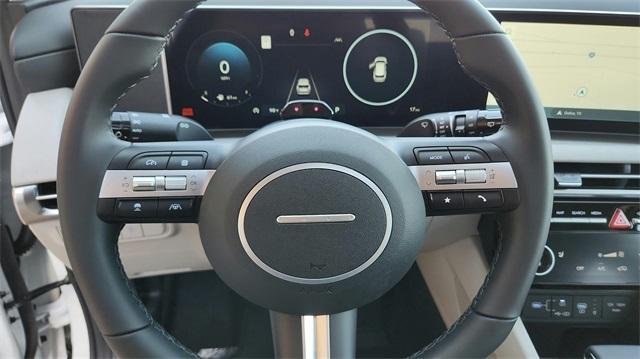 Photo of 2025 White Pearl Hyundai TUCSON