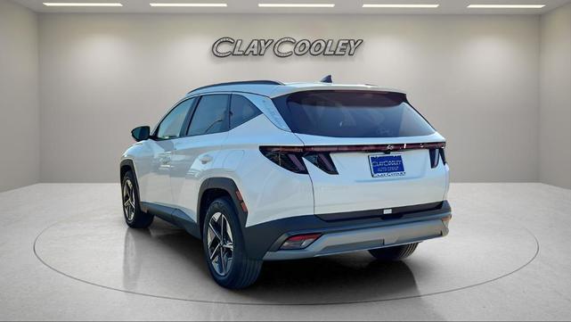 Photo of 2025 White Pearl Hyundai TUCSON