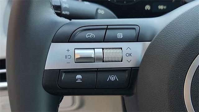 Photo of 2025 White Pearl Hyundai TUCSON