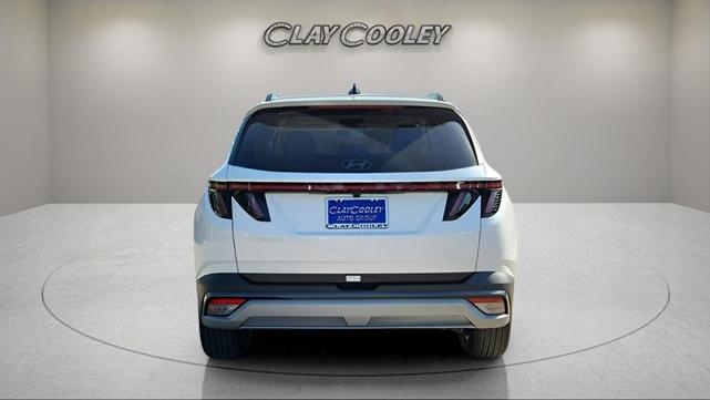 Photo of 2025 White Pearl Hyundai TUCSON