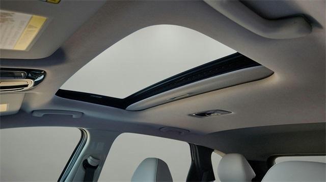 Photo of 2025 White Pearl Hyundai TUCSON