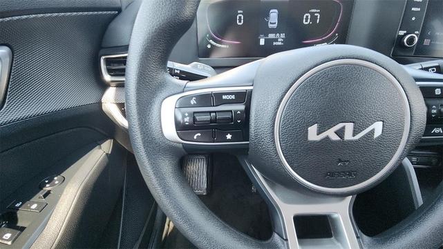 Photo of 2024 Snow White Pearl Kia Sportage