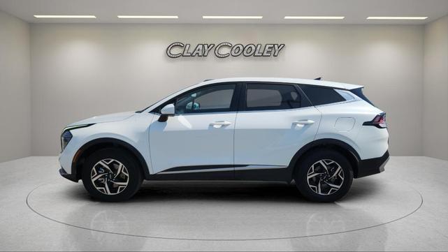 Photo of 2024 Snow White Pearl Kia Sportage