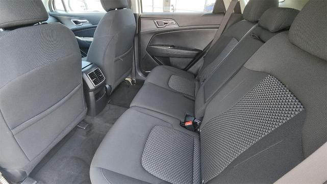 Photo of 2024 Snow White Pearl Kia Sportage