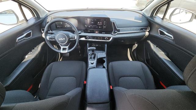 Photo of 2024 Snow White Pearl Kia Sportage