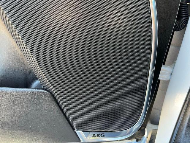 Photo of 2023 Crystal White Tricoat Cadillac Escalade
