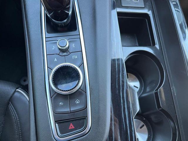 Photo of 2023 Crystal White Tricoat Cadillac Escalade