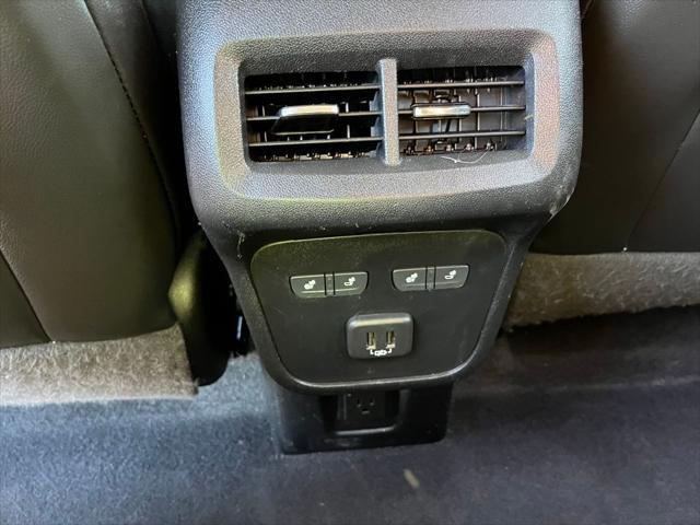 Photo of 2020 Cayenne Orange Metallic Chevrolet Equinox
