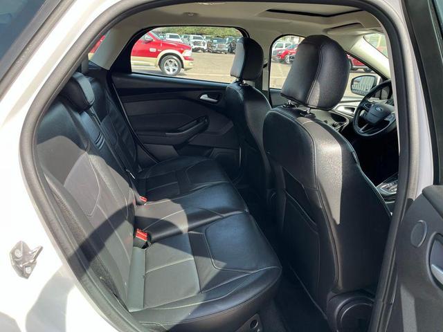 Photo of 2015 White Platinum Metallic Tri-Coat Ford Focus