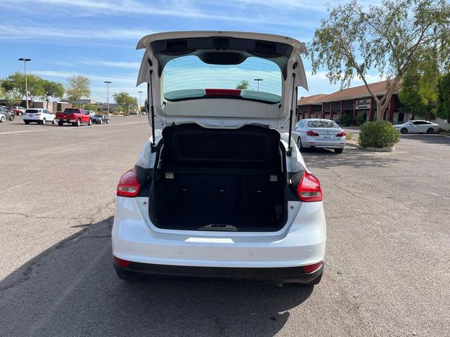 Photo of 2015 White Platinum Metallic Tri-Coat Ford Focus