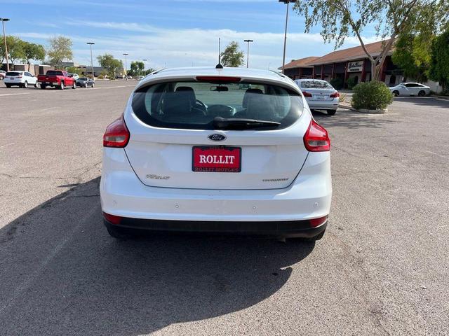 Photo of 2015 White Platinum Metallic Tri-Coat Ford Focus