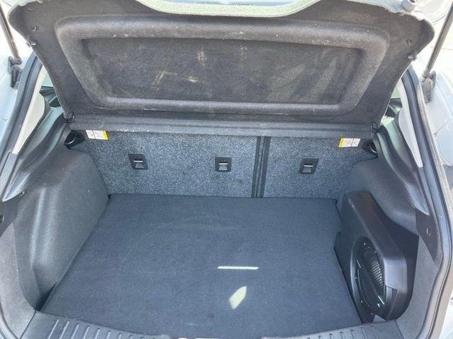 Photo of 2015 White Platinum Metallic Tri-Coat Ford Focus