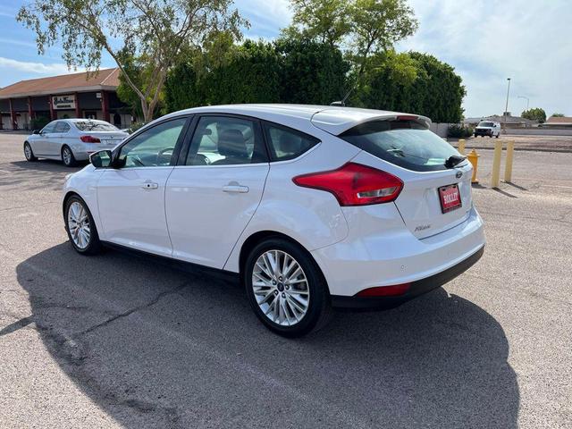 Photo of 2015 White Platinum Metallic Tri-Coat Ford Focus