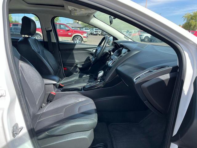 Photo of 2015 White Platinum Metallic Tri-Coat Ford Focus