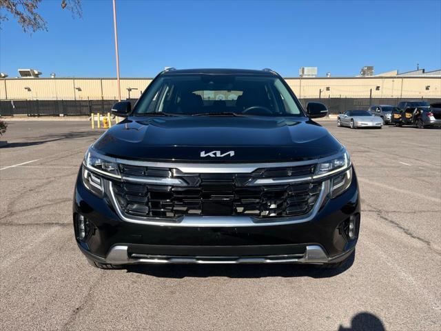 Photo of 2024 Fusion Black Kia Seltos