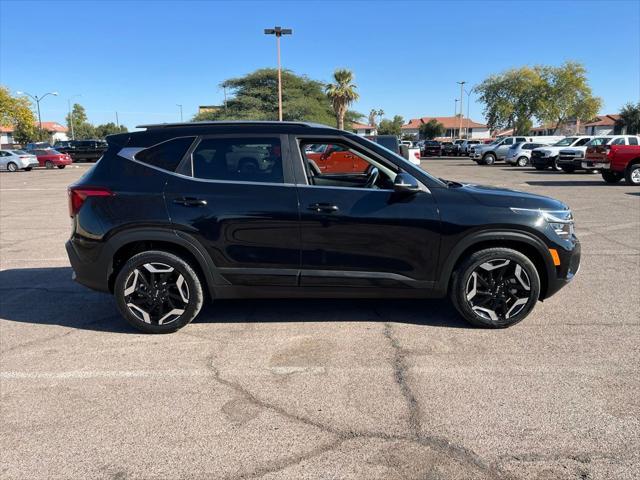 Photo of 2024 Fusion Black Kia Seltos
