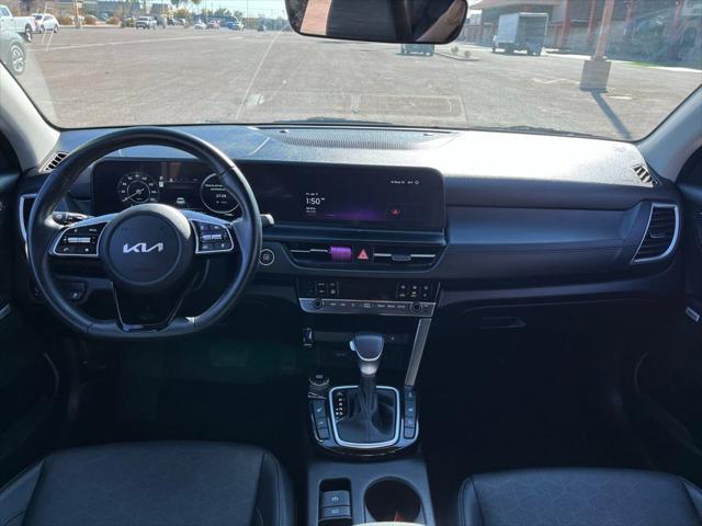 Photo of 2024 Fusion Black Kia Seltos