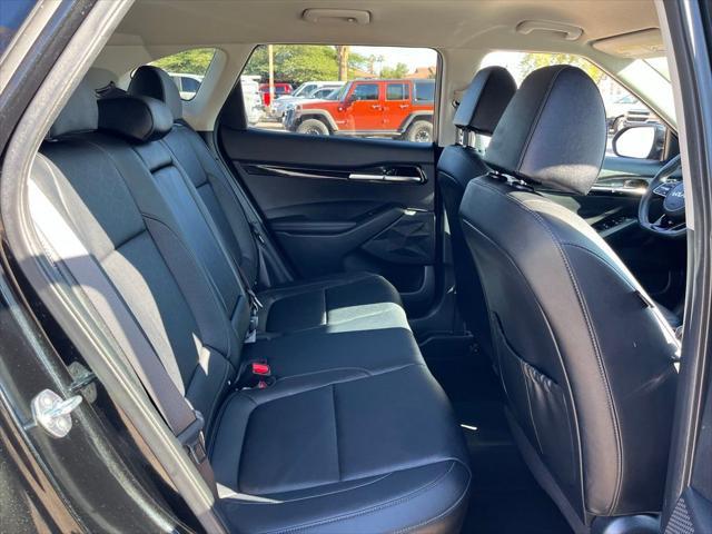 Photo of 2024 Fusion Black Kia Seltos