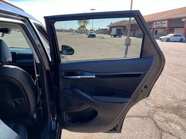 Photo of 2024 Fusion Black Kia Seltos