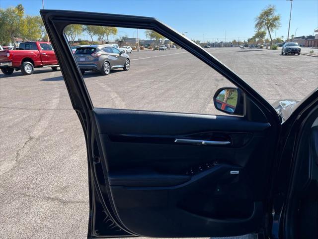 Photo of 2024 Fusion Black Kia Seltos
