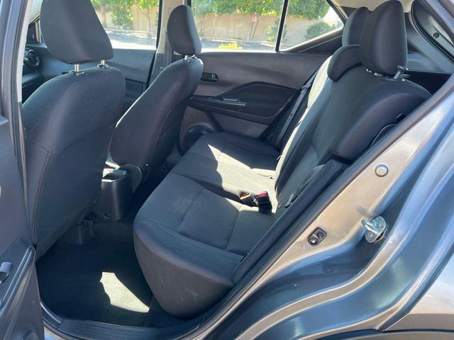 Photo of 2024 Gun Metallic Nissan Kicks