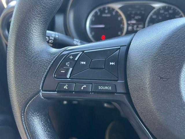 Photo of 2024 Gun Metallic Nissan Kicks