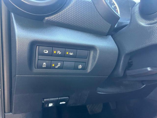 Photo of 2024 Gun Metallic Nissan Kicks