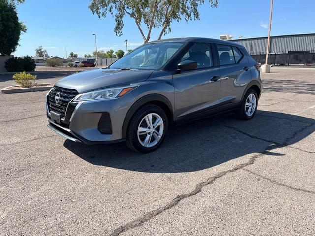 Photo of 2024 Gun Metallic Nissan Kicks