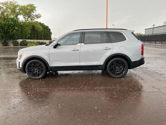 Photo of 2022 Wolf Gray Kia Telluride