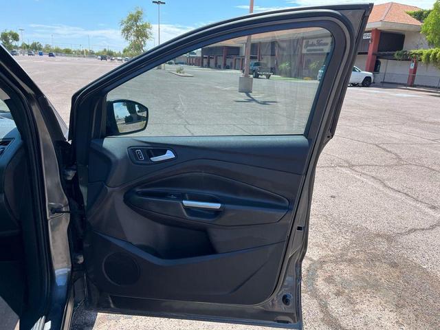 Photo of 2016 Magnetic Ford Escape