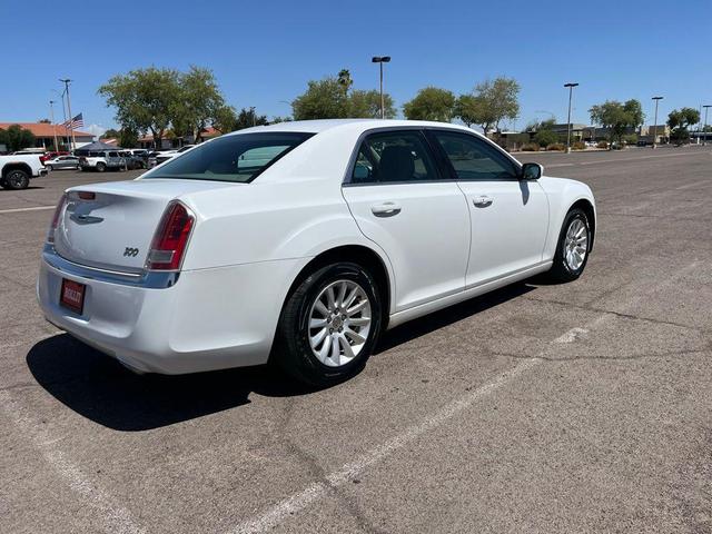 Photo of 2014 Bright White Clearcoat Chrysler 300
