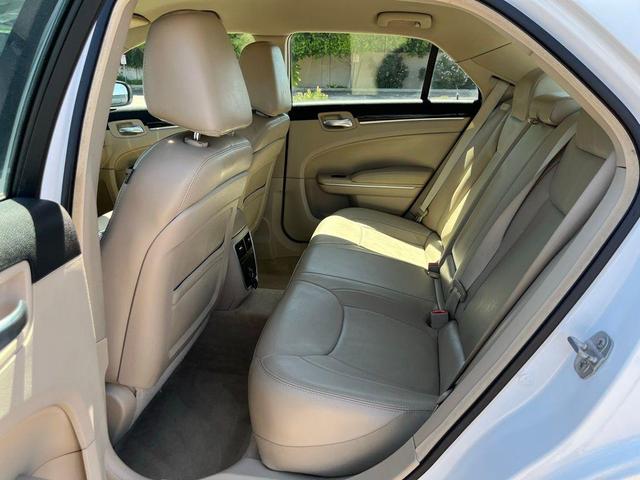 Photo of 2014 Bright White Clearcoat Chrysler 300