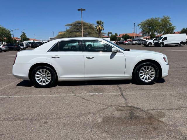 Photo of 2014 Bright White Clearcoat Chrysler 300