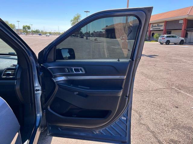 Photo of 2018 Blue Metallic Ford Explorer