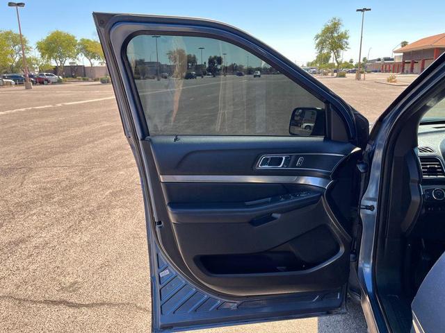 Photo of 2018 Blue Metallic Ford Explorer