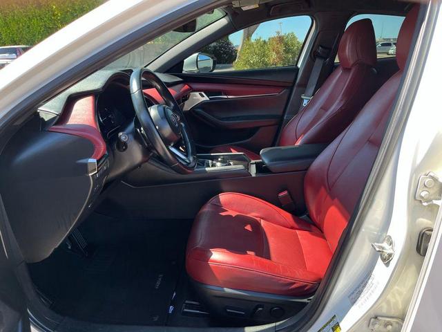 Photo of 2021 Snowflake White Pearl Mica Mazda Mazda3